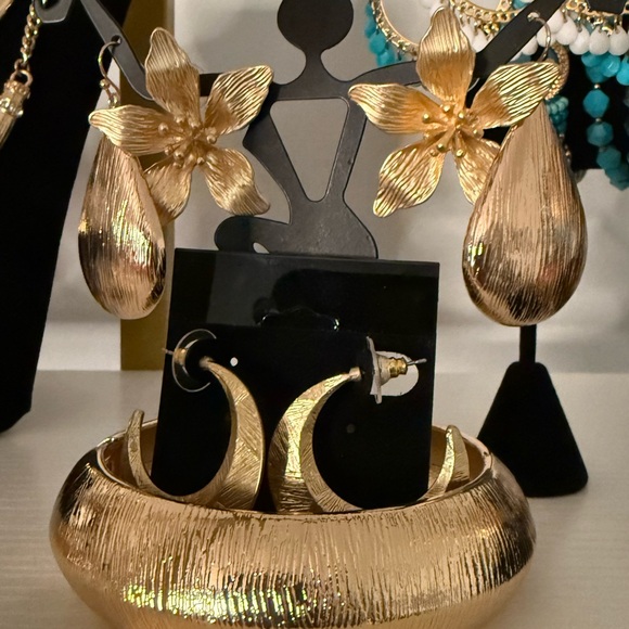 4 PC Fashion Jewelry Gold Bracelet Set - Picture 1 of 4